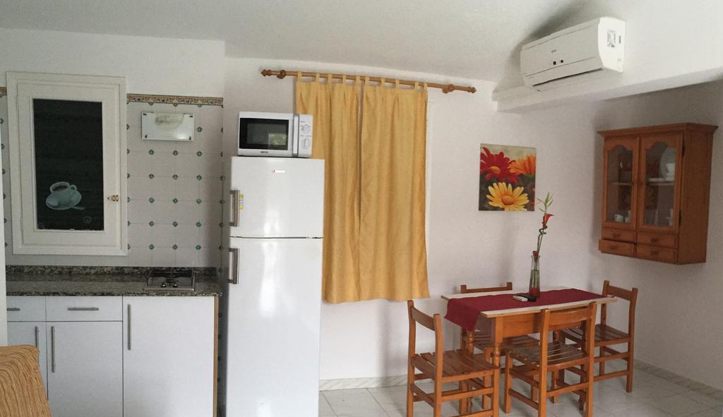 Apartaments California Cala'N Blanes  Pokój zdjęcie